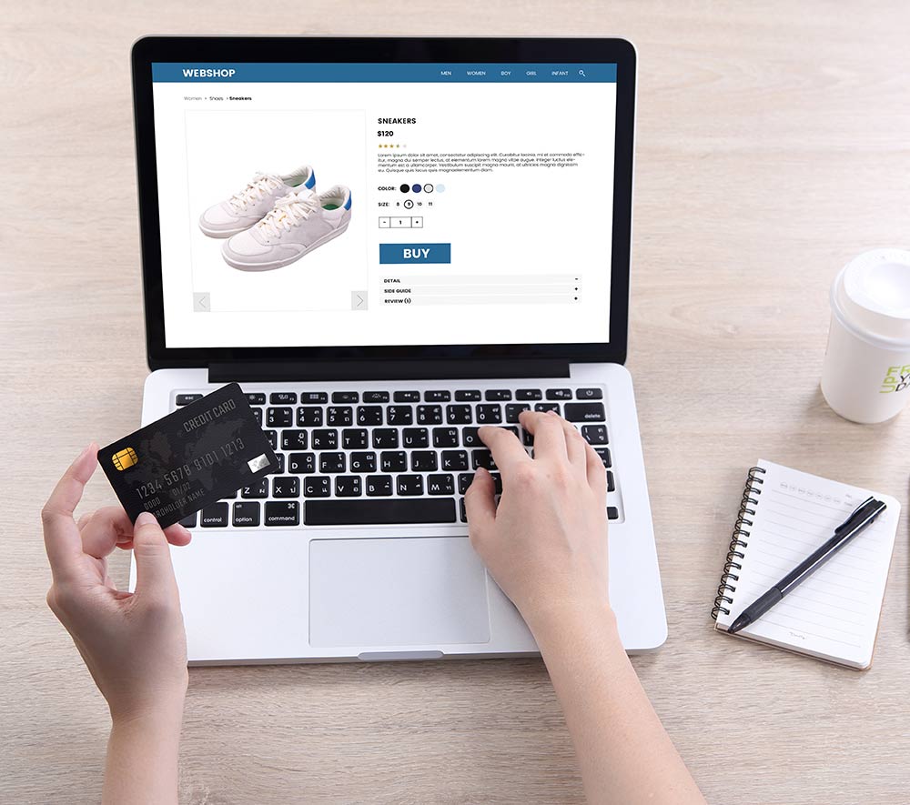 E-handel, webbshop visas på laptop