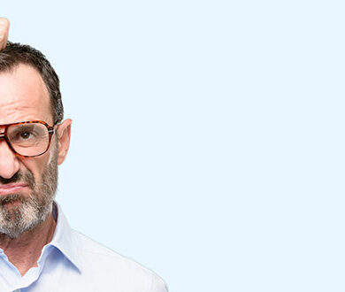 Man kliar sig i på huvudet